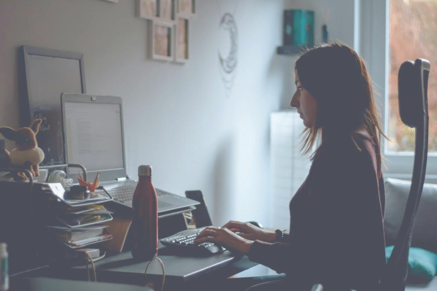 Planification budgétaire hebdomadaire avec documents financiers